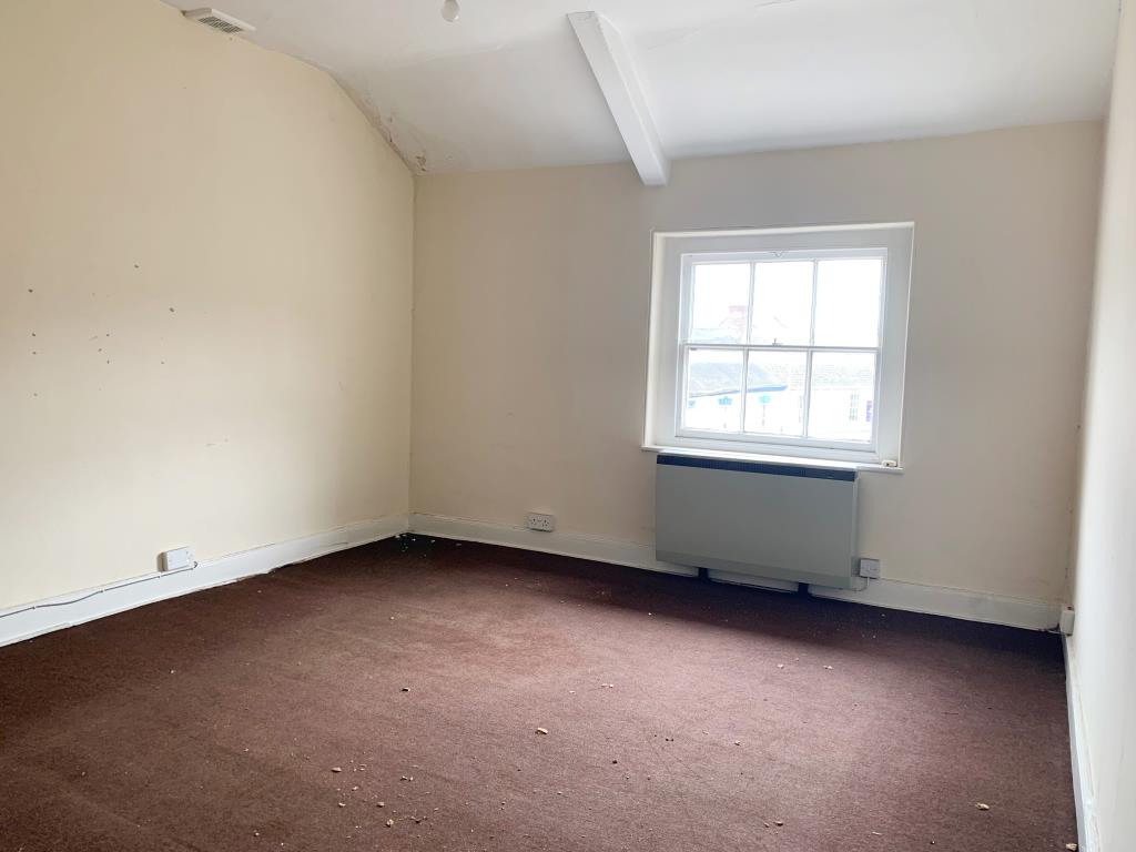 Lot: 97 - COMMERCIAL TOWN CENTRE INVESTMENT WITH POTENTIAL -